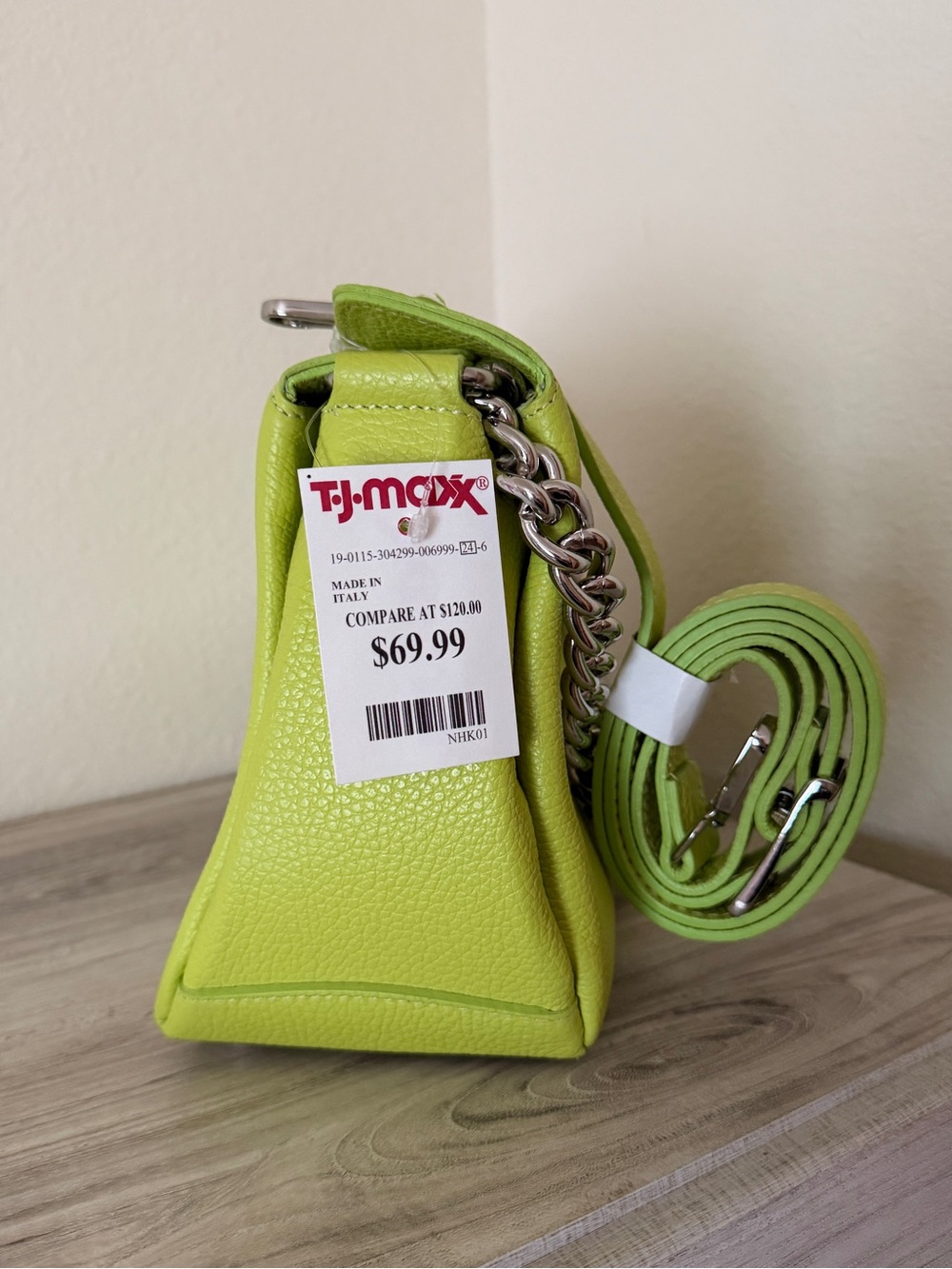 Viola Castellani Chartreuse Leather Bag with Silver Chain - Picture 10 of 15